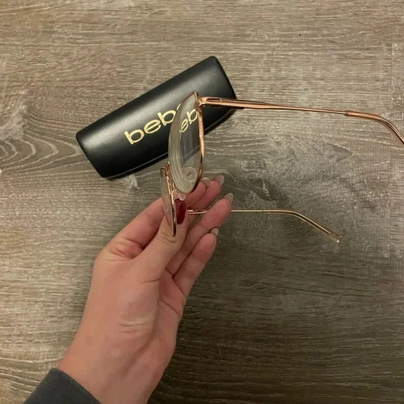 Glasses - Picture 2 of 2